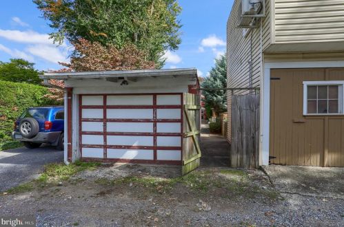 326 Mary St, Lancaster PA  17603-3331 exterior