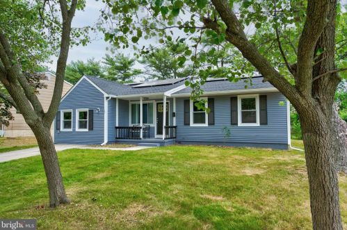 27 Sandal Ln, Willingboro, NJ 08046-1014