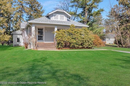 2815 Asbury Ave, Tinton Falls, NJ 07712-3215