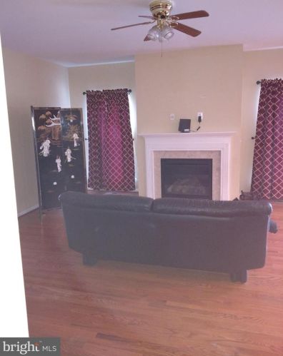 1010 River Walk St, Fredericksburg, VA 22401-2785