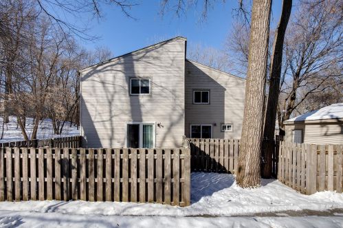 1522 Aspen Dr, Saint Paul MN  55122-1305 exterior