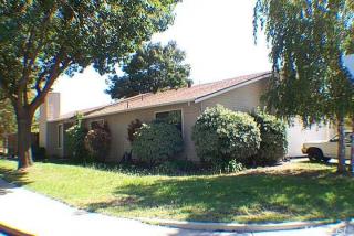 1320 Tupper Ln, Modesto, CA 95351-7113