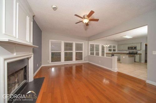 10945 Glenbarr Dr, Duluth GA  30097-7877 exterior