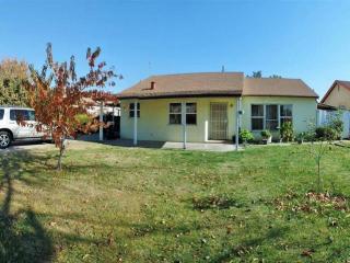 1604 Victoria Dr, Modesto, CA 95351-2356