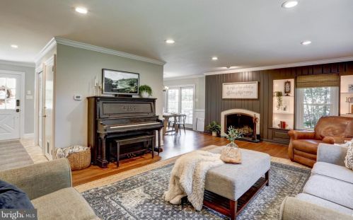 1220 Country Club Dr, Lancaster PA  17601-5208 exterior