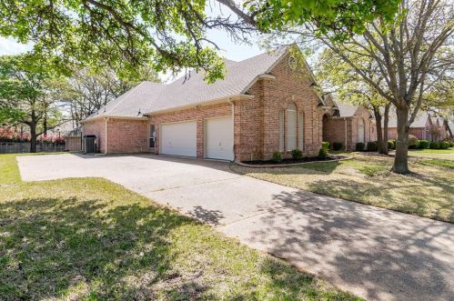 8320 Thorndyke Dr, Fort Worth, TX 76182-8631