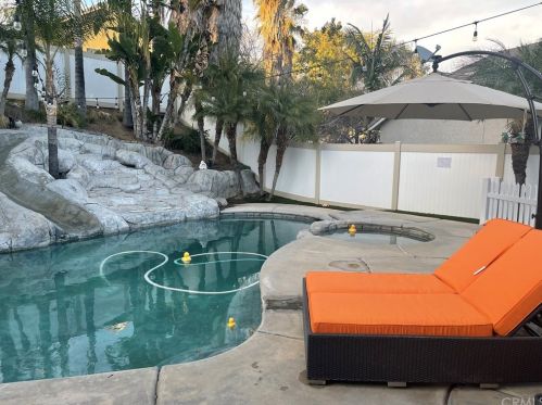 5525 Applecross Dr, Riverside CA  92507-6412 exterior