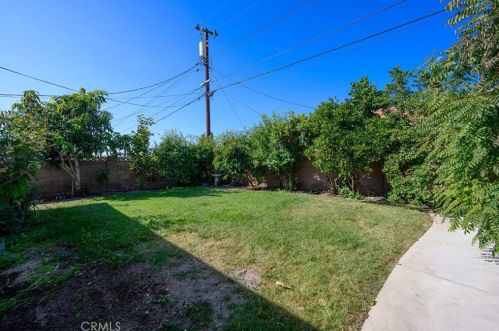 1527 Beacon Ave, Anaheim CA  92802-1313 exterior