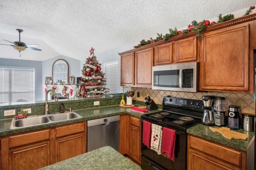 10245 Brea Cyn Rd, Fort Worth TX  76108-4984 exterior