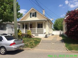 52 Sargeant Ave, Clifton NJ  07013-2045 exterior