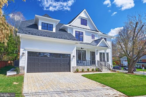 5513 33rd St, Arlington, VA 22207-1538