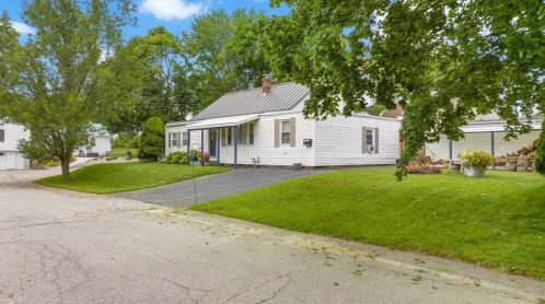 2 Morningside St, Lewiston, ME 04240-5044