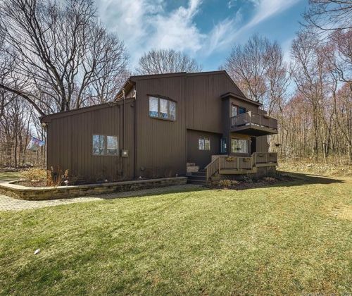 10 Timber Hill Rd, Waterbury, CT 06712-1348