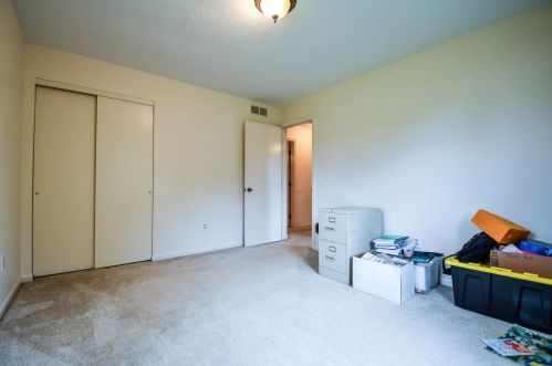 3592 Hampton Rd, Springfield OH  45502-9690 exterior