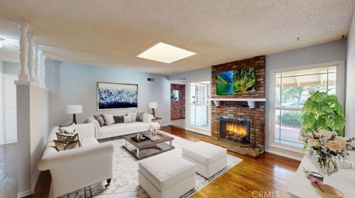 417 Cooper St, Santa Ana, CA 92703-2409