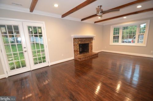 5200 Kings Park Dr, Springfield VA  22151-1145 exterior
