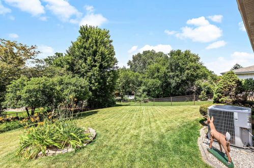 14 Cedar Ct, Lemont, IL 60439-3853