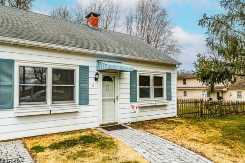 4 Round Top Dr, Annandale, NJ 08801-3016