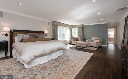 19 Derwent Dr, Princeton NJ  08540-7551 exterior
