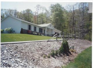 1828 Timberline Dr, Altoona PA  16601-9530 exterior