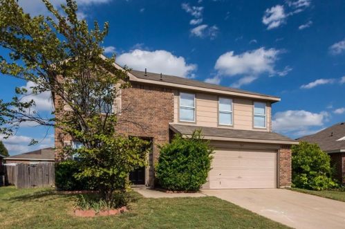 769 Eagle Dr, Fort Worth TX  76131-4898 exterior