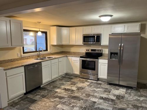 1082 Davis Ave, Killingly CT  06239-1609 exterior