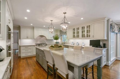 4581 Elizabeth Ln, Atlanta GA  30339-5323 exterior