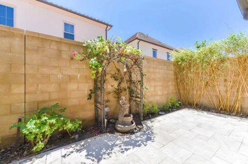 82 Cherry Tree, Irvine CA  92620-7301 exterior