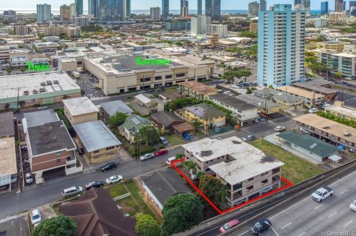 1242 Matlock Ave, Honolulu HI  96814-1267 exterior
