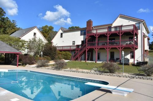 98 Clark Dr, Big Canoe, GA 30143-6710