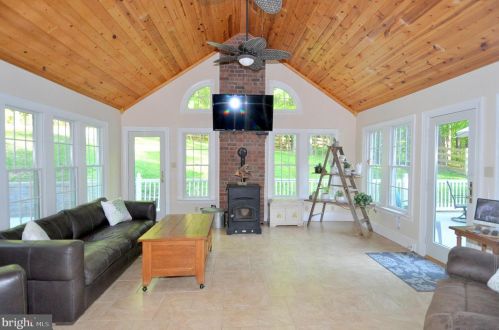 314 Shirley Dr, Berkeley Springs WV  25411-4966 exterior