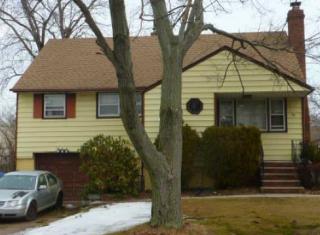 42 Maryknoll Rd, Metuchen, NJ 08840-2916
