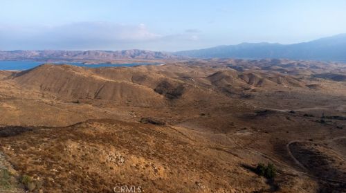 18458 Lakepointe Dr, Riverside CA  92503-0252 exterior