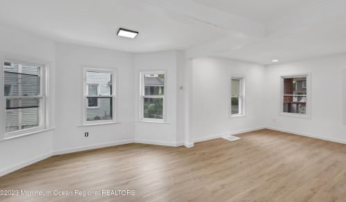 1102 Asbury Ave, Tinton Falls NJ 07712-5727 exterior