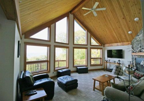 105 Taylor Dr, Ellsworth, NH