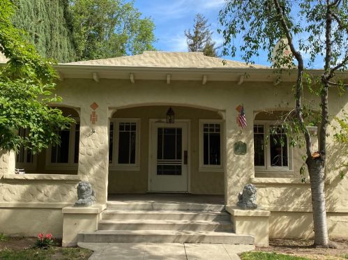 415 Elm St, Lodi, CA 95240-2309