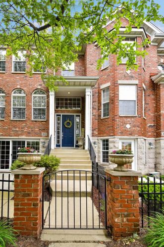 2640 Blakely Ln, Naperville, IL 60540-1957