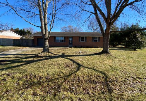 182 West Dr, Springfield, OH 45504-3235