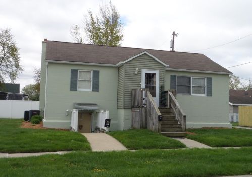 609 Dahlgren St, Crown Point, IN 46307-3309