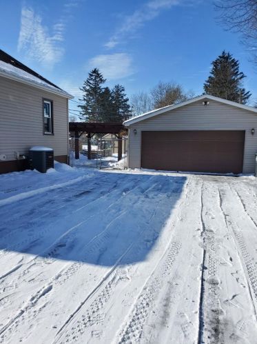154 Linda St, Hobart, IN 46342-3248