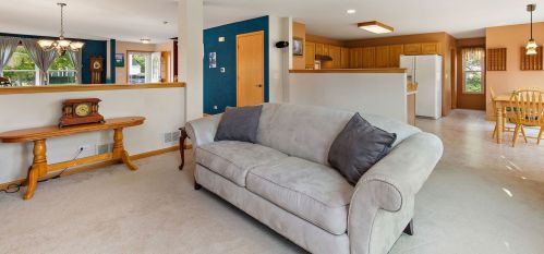 313 Century Dr, Pingree Grove IL  60140-4013 exterior