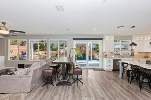 9564 Chandelle Way, Riverside CA  92508-6810 exterior