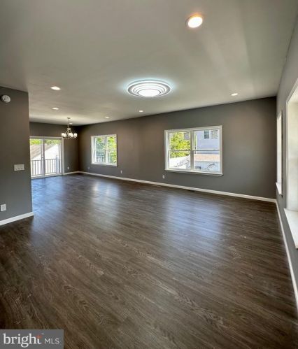 315 Parisen Ave, Berkeley Township, NJ 08721-3631