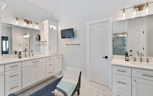 800 Lake Summit Dr, Atlanta GA  30342-1975 exterior