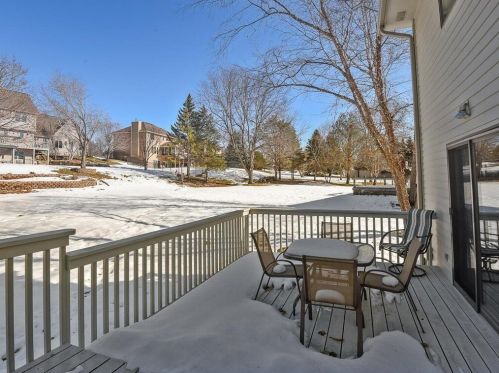 1539 Blackhawk Lk Dr, Saint Paul MN  55122-1258 exterior