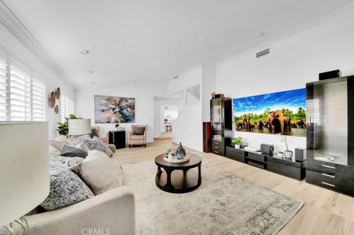 8696 La Playa Cir, Santa Ana CA 92708-5010 exterior