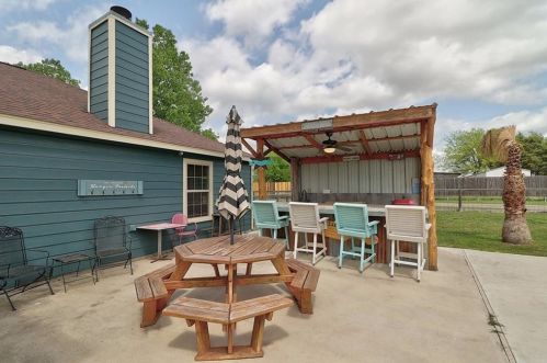 20217 Engelmann Ln, Webberville TX exterior