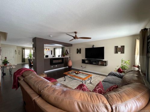 5226 Riviera Cir, Aurora CO 80015-6016 exterior