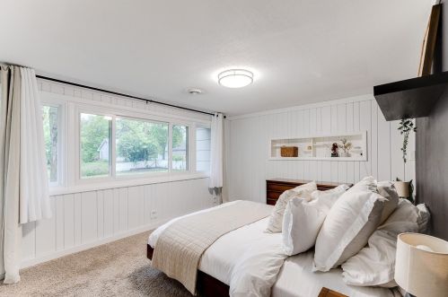 2705 Kirkwood Ln, Minneapolis MN  55441-2925 exterior