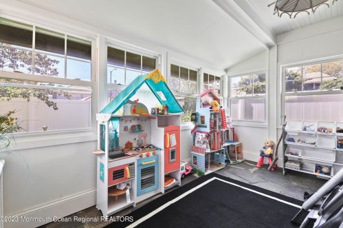 302 2nd Ave, Tinton Falls NJ  07712-6132 exterior